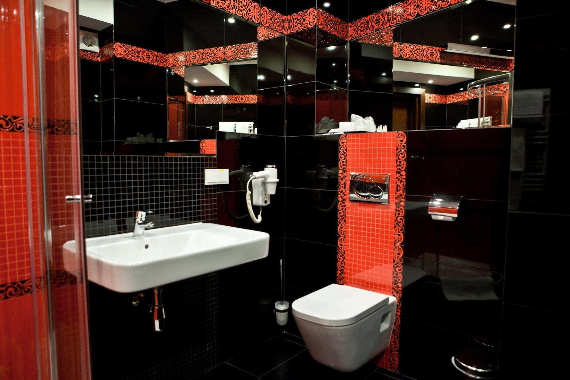 Hotel Sokolowska Airport Modlin Nowy Dwór Mazowiecki Dış mekan fotoğraf